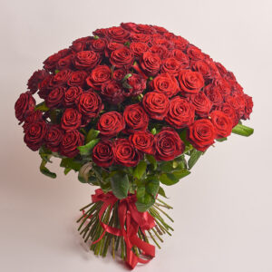 101 trandafiri rosii - model aniversar