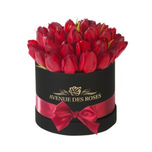 aranjament cu lalele in cutie florarie online