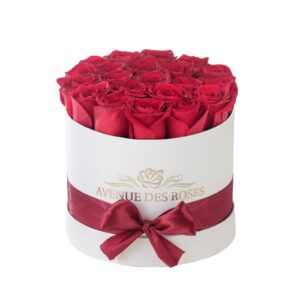 trandafiri naturali flori in cutie florarie online