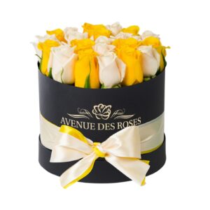 trandafiri in cutie florarie online aranjament floral