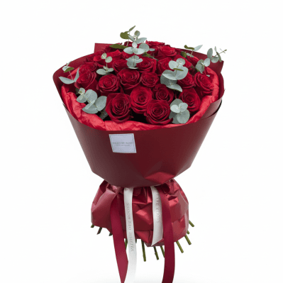 Buchet de trandafiri rosii si eucalipt- Helen